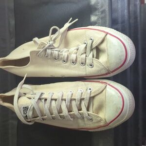 Converse size 10.5 m